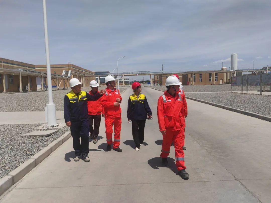 西部管道公司領(lǐng)導(dǎo)蒞臨哈密巨融能源考察調(diào)研